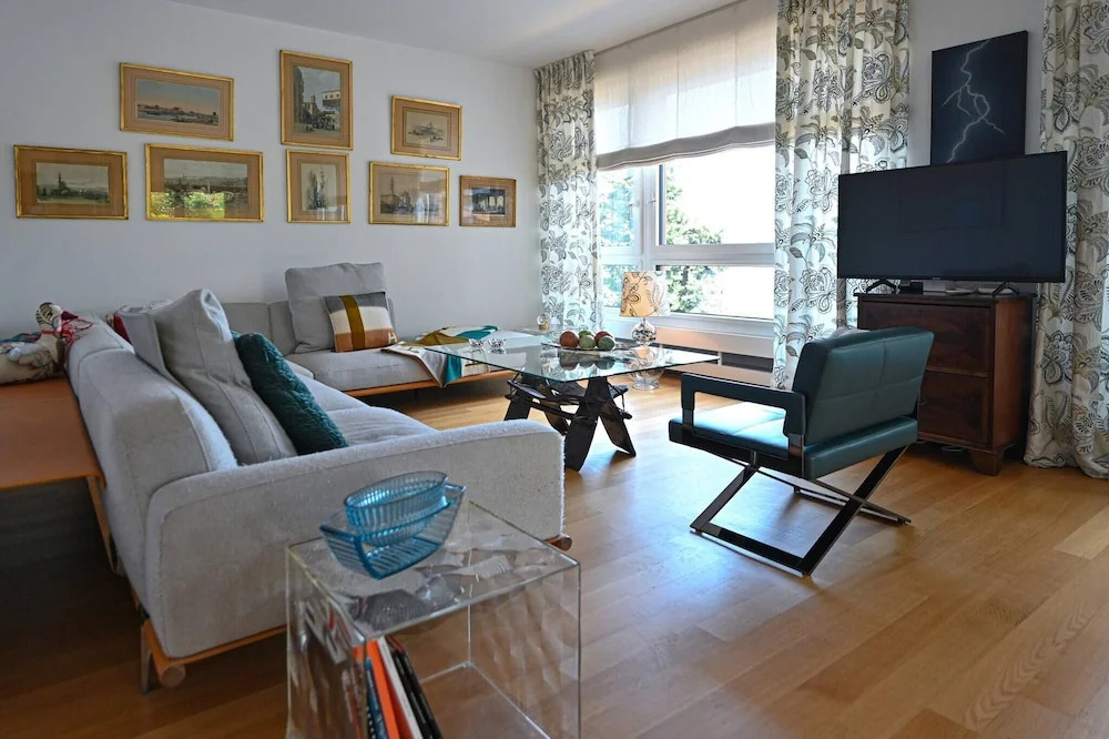 Luxury Lake View Motta Apartment in Lugano