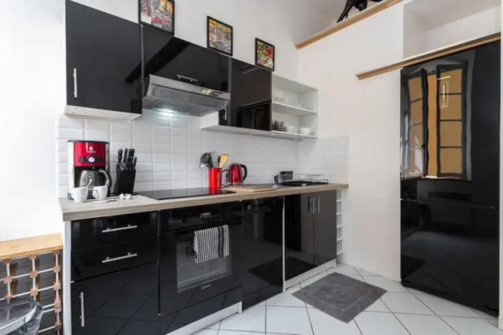 Ste Reparate F4 Moderne, Design, Place Rossetti, Heart Old Town