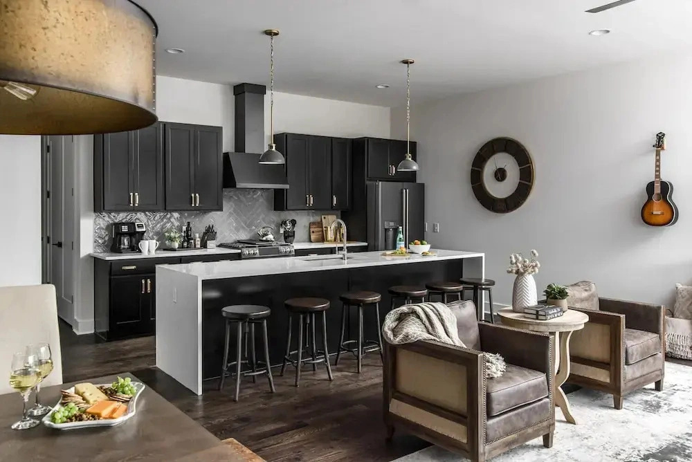 Luxe-tennessee Row-heart of Gulch-mins to Broadway