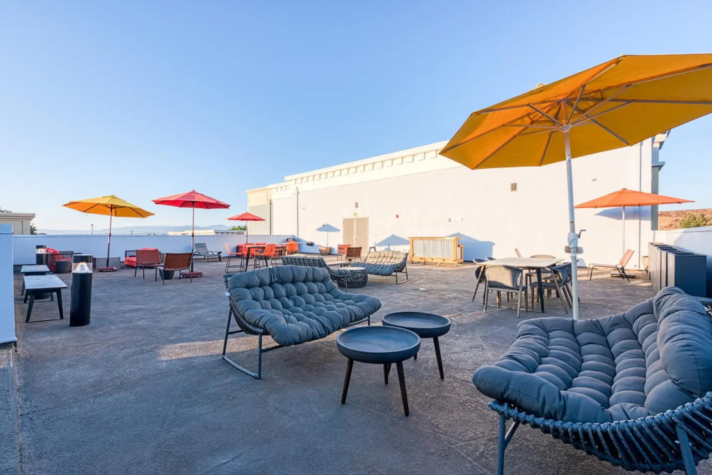 Hotel Lexen Newhall & Santa Clarita - Near Six Flags Magic Mountain