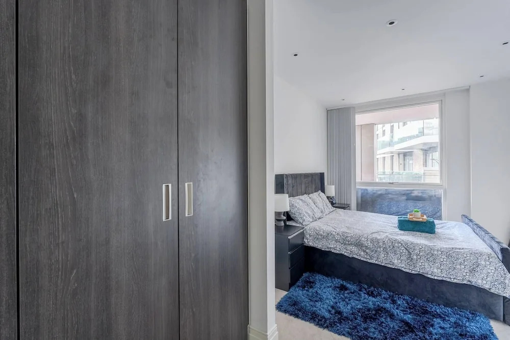 Modern Cozy Kingston Flat, 5 Mins to Train Station
