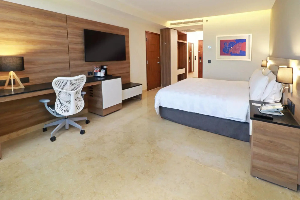 Holiday Inn & Suites - Puerto Vallarta Marina & Golf by IHG