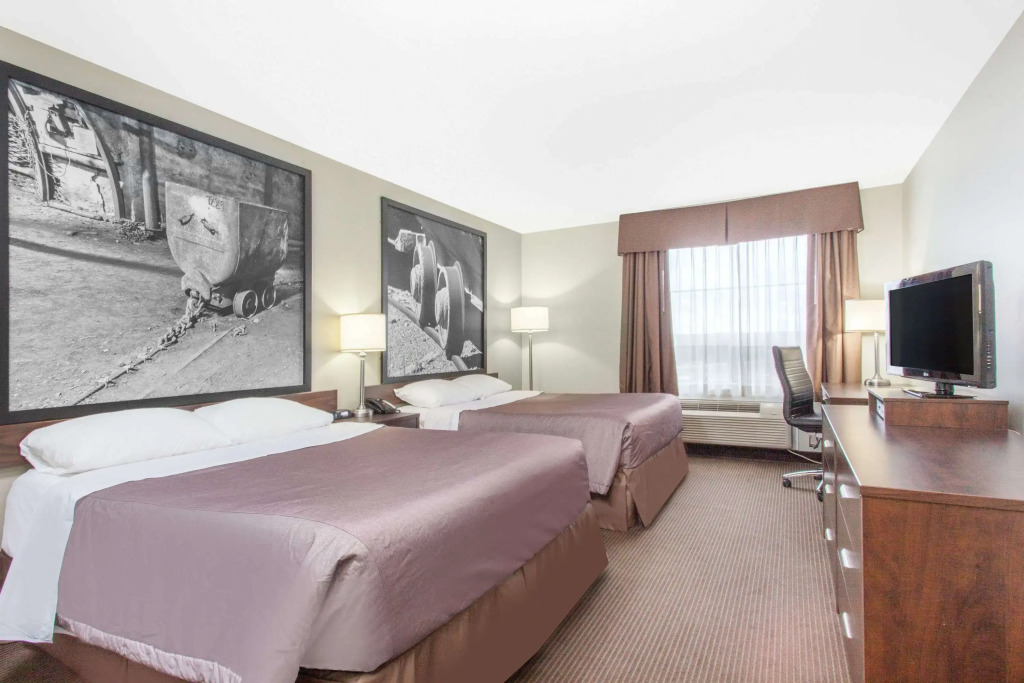 Super 8 by Wyndham Red Lake ON