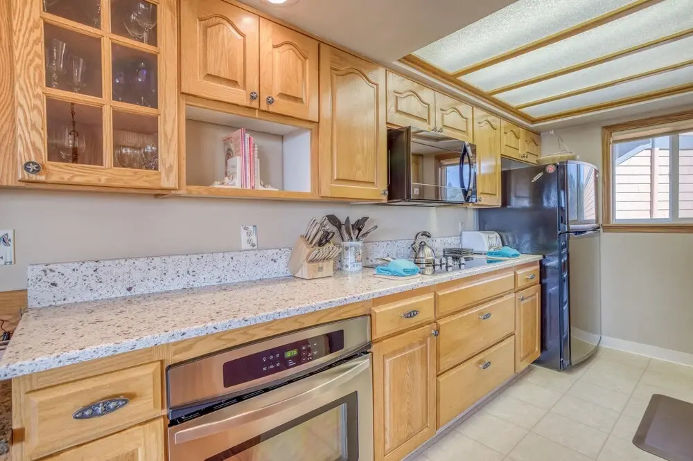 Breathtaking Ocean Views and Luxurious Comfort - Charming Beach Retreat