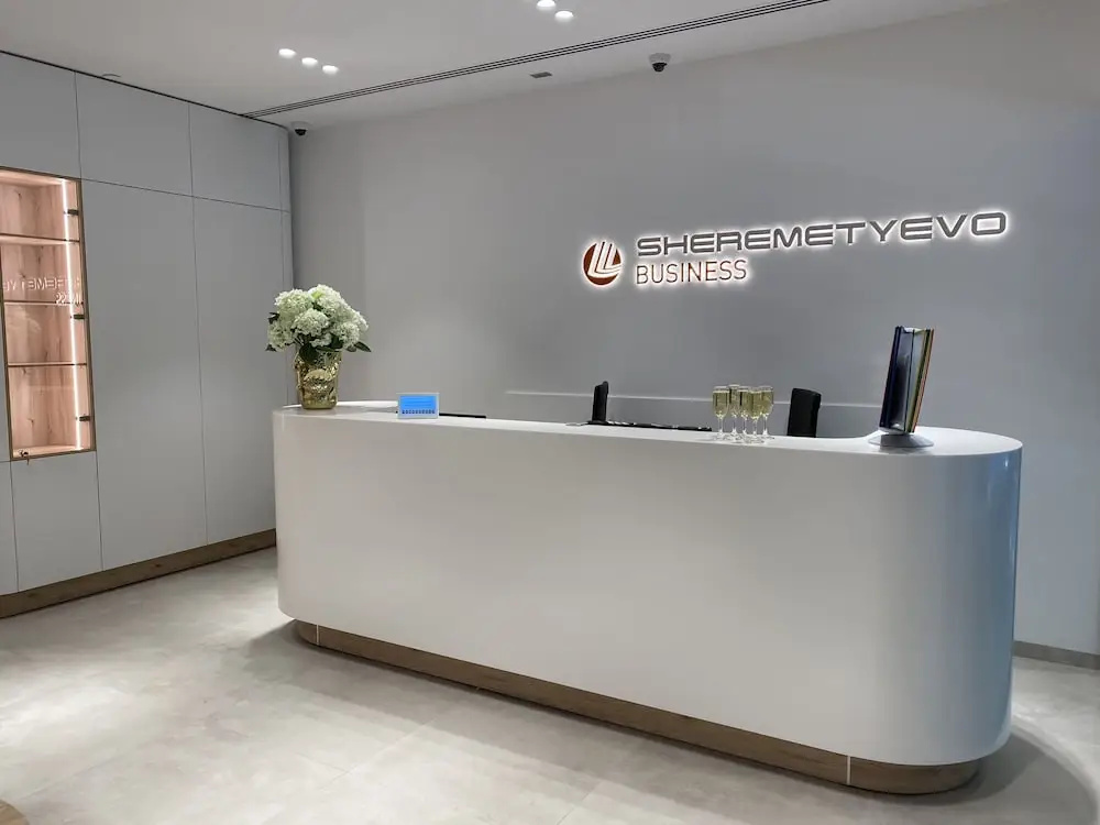 Зал сна и отдыха Sleep Lounge, Терминал D — хостел