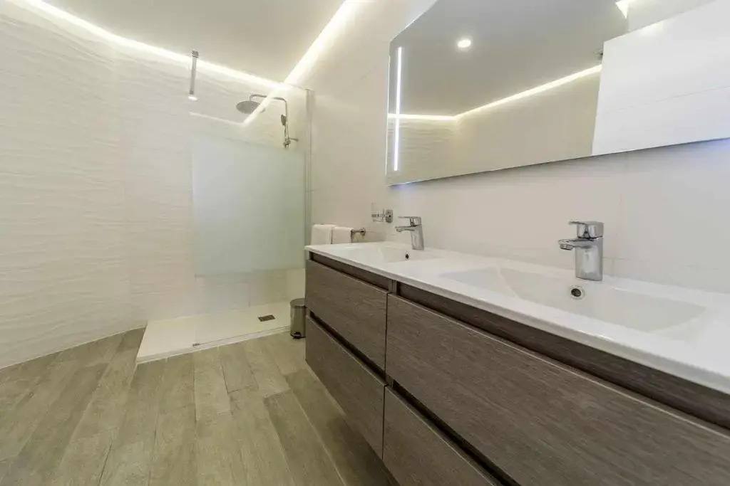 Ocean Garden Suite 11 con jardín privado