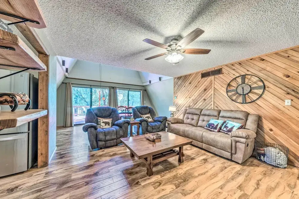 Pet-friendly Ruidoso Cabin w/ Deck & Grill!
