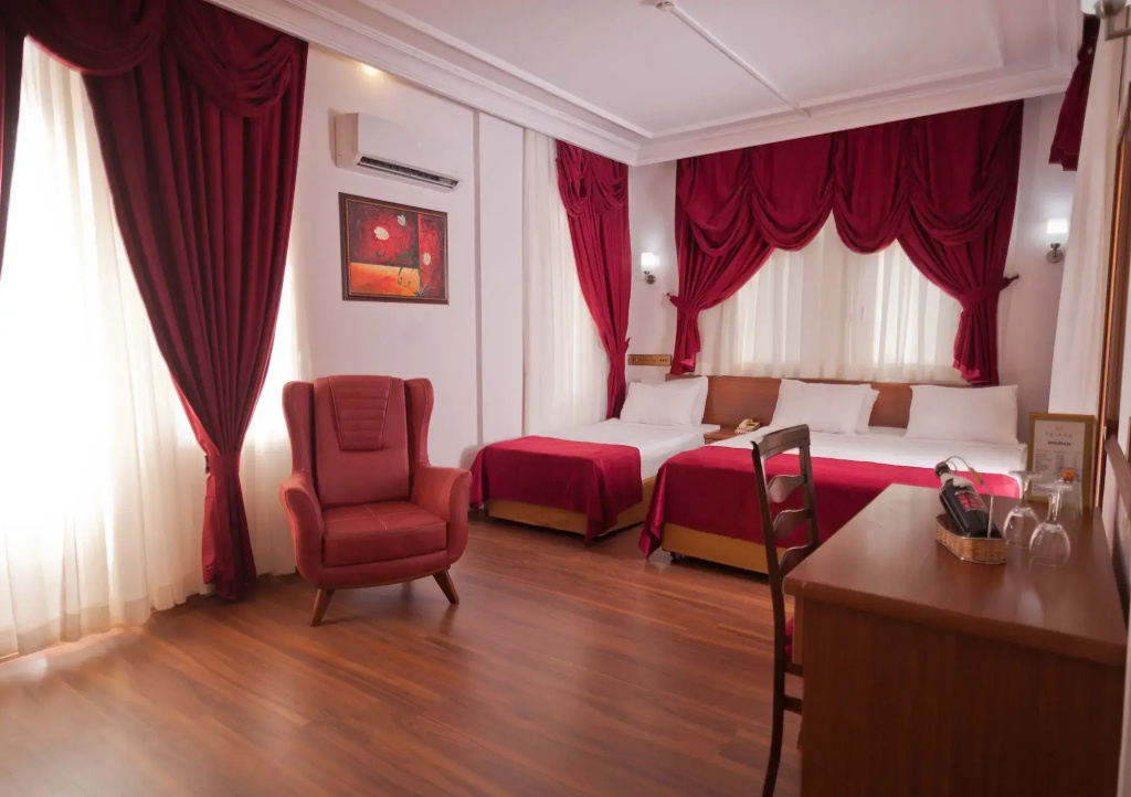 Triana Hotel