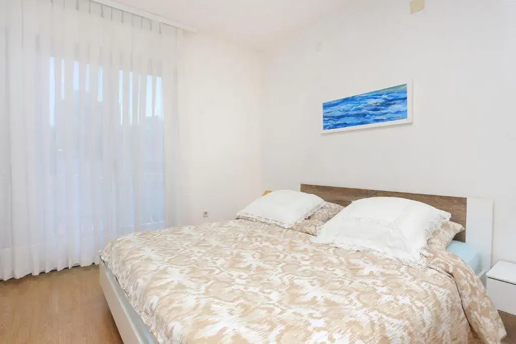 Apartments with WiFi Dugi Rat, Omis - 18917