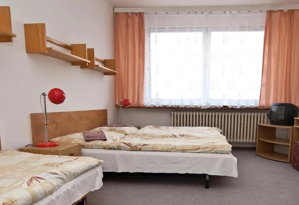 Domov mládeže a školní jídelna Karlovy Vary