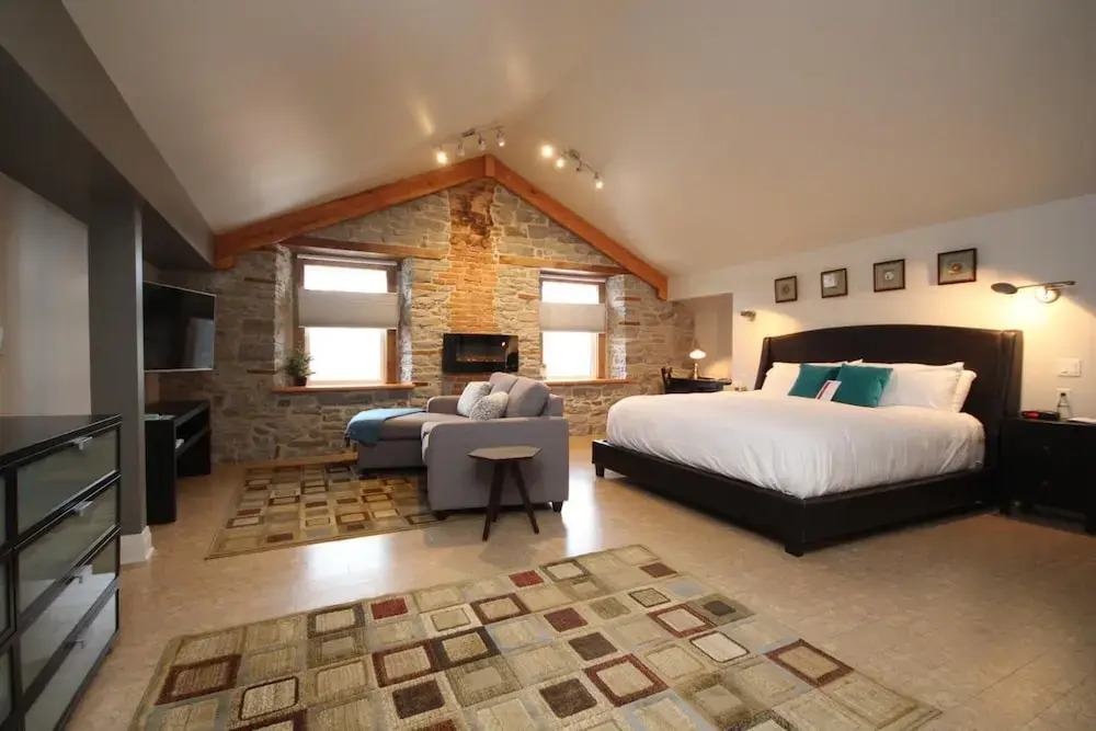 Kemptville Suites