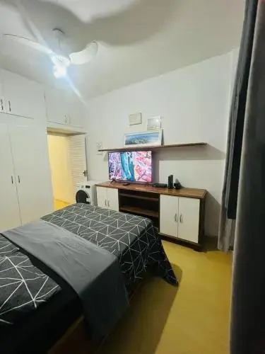 MARAVILHOSO QUARTO E SALA NO LEBLON na Av ATAULFO DE PAIVA