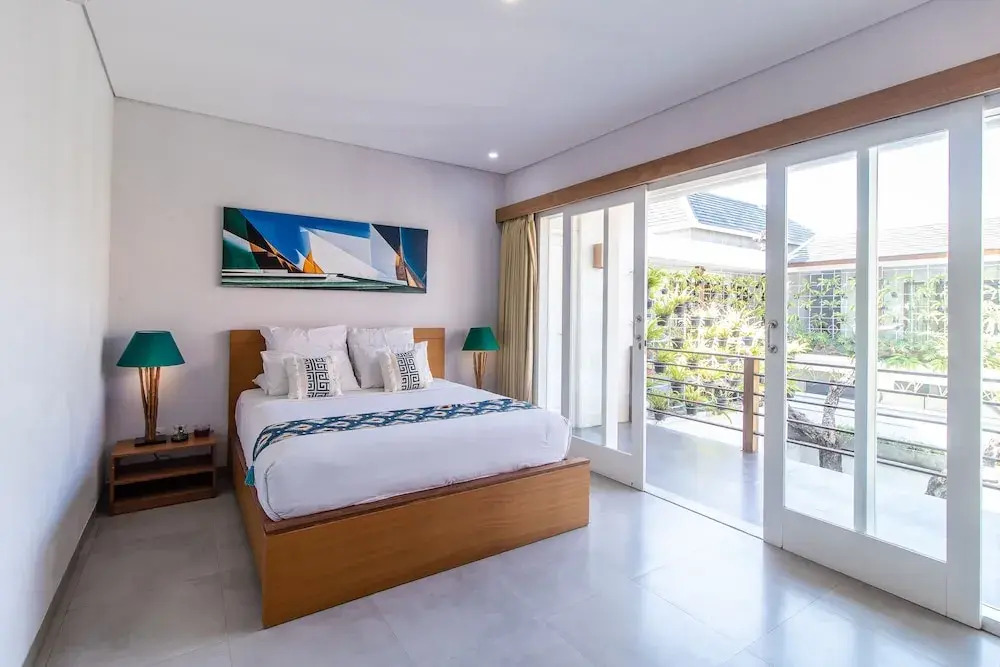 Three Bedroom Villa In Seminyak Wbreakfast