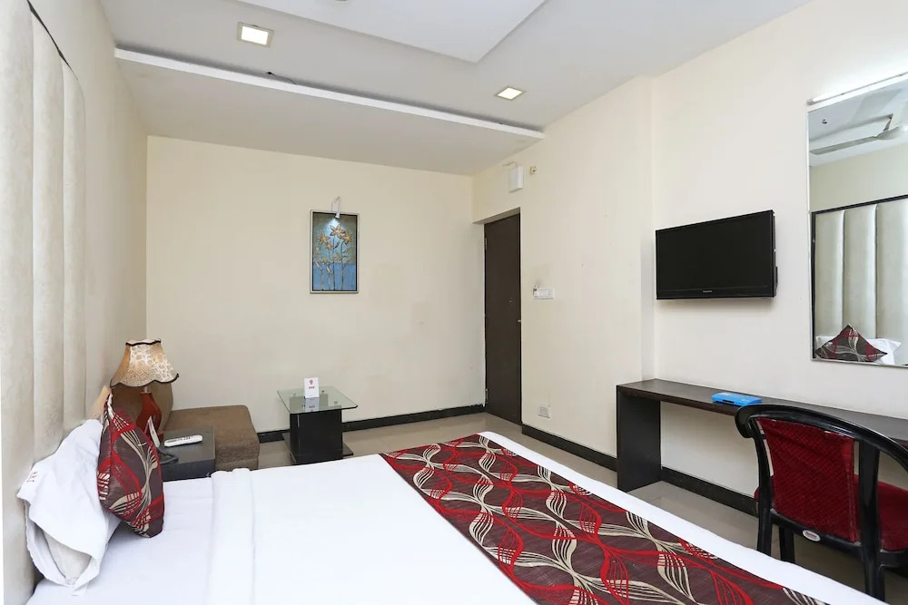 OYO 2660 Hotel Radhe Inn