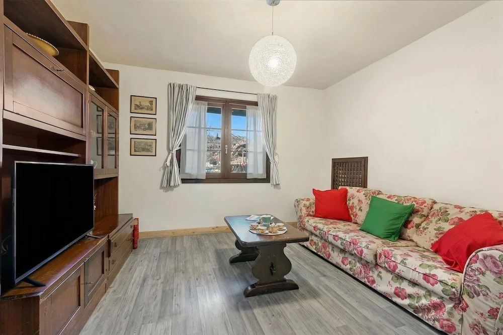 La Lanterna Swimming Pool Retreat