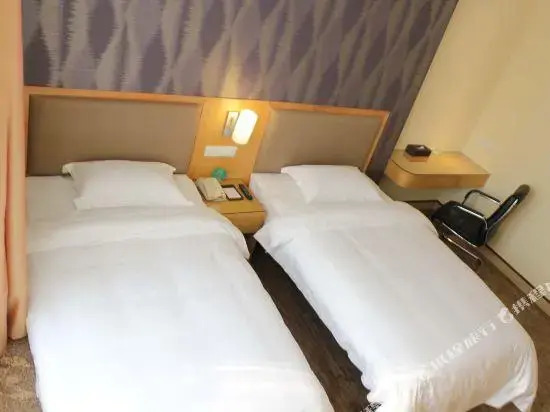 Breeze Hotel
