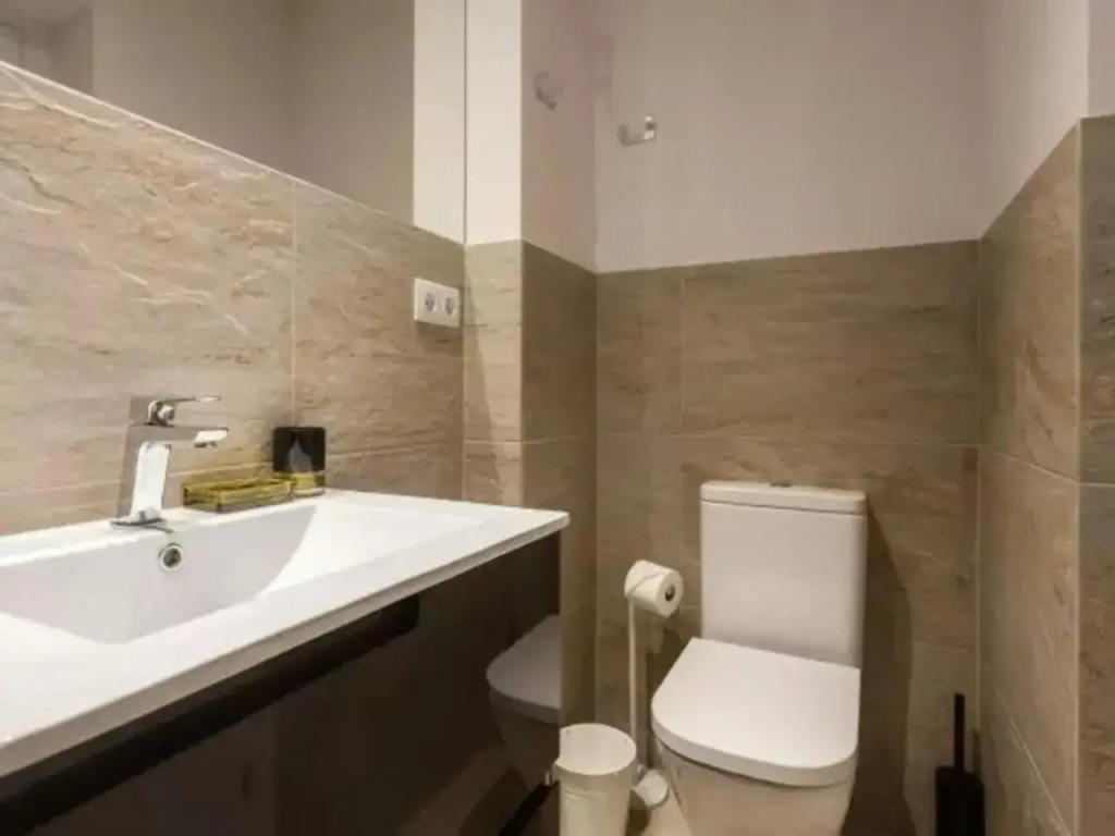 Center-2Br, 2Ba-Attic-Terrace,View, Wi-Fi, A/C
