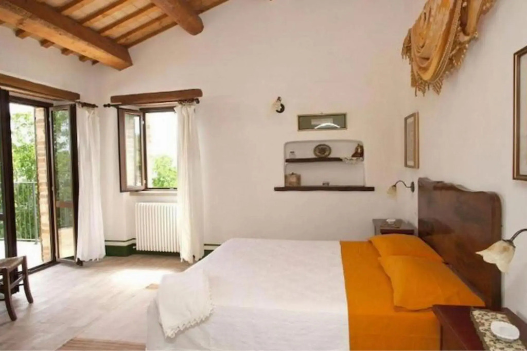 Villa with private pool between the beaches of the Adriatic Sea and the Sibillini National Park-Villa Agave