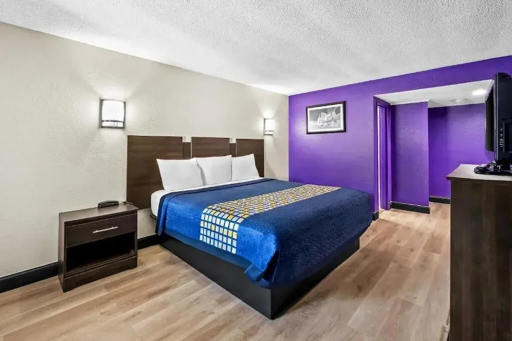 Red Carpet Inn and Suites