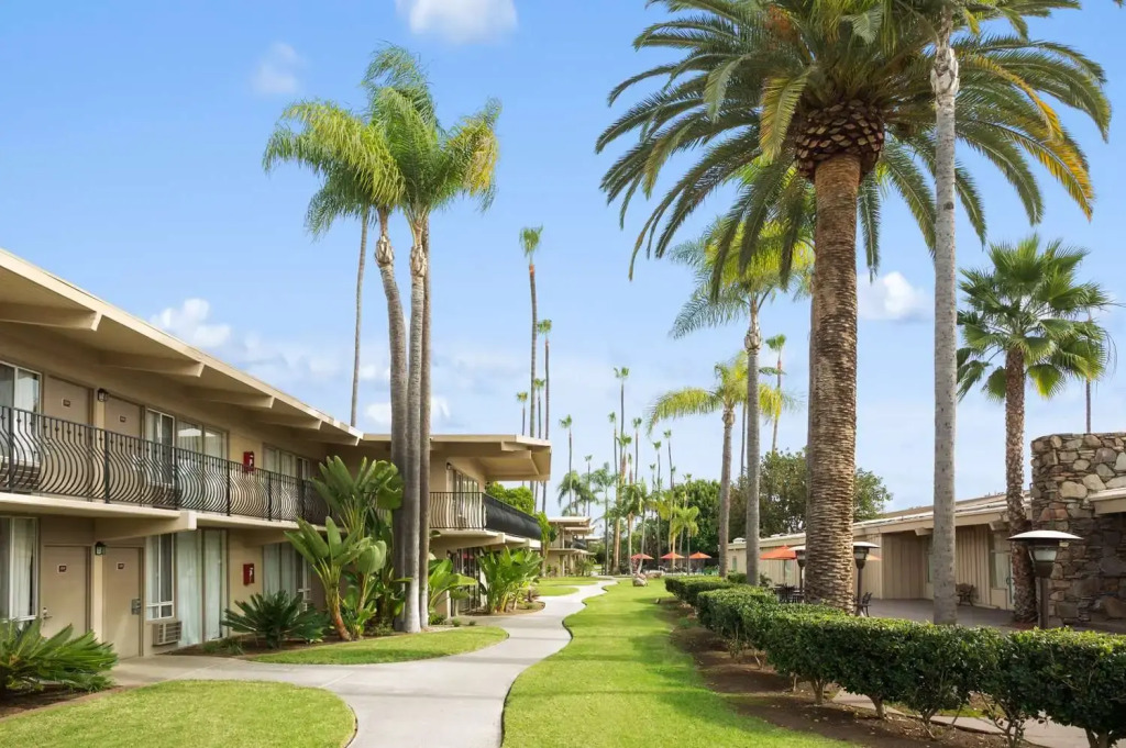 Ramada by Wyndham San Diego North Hotel & Conference Center