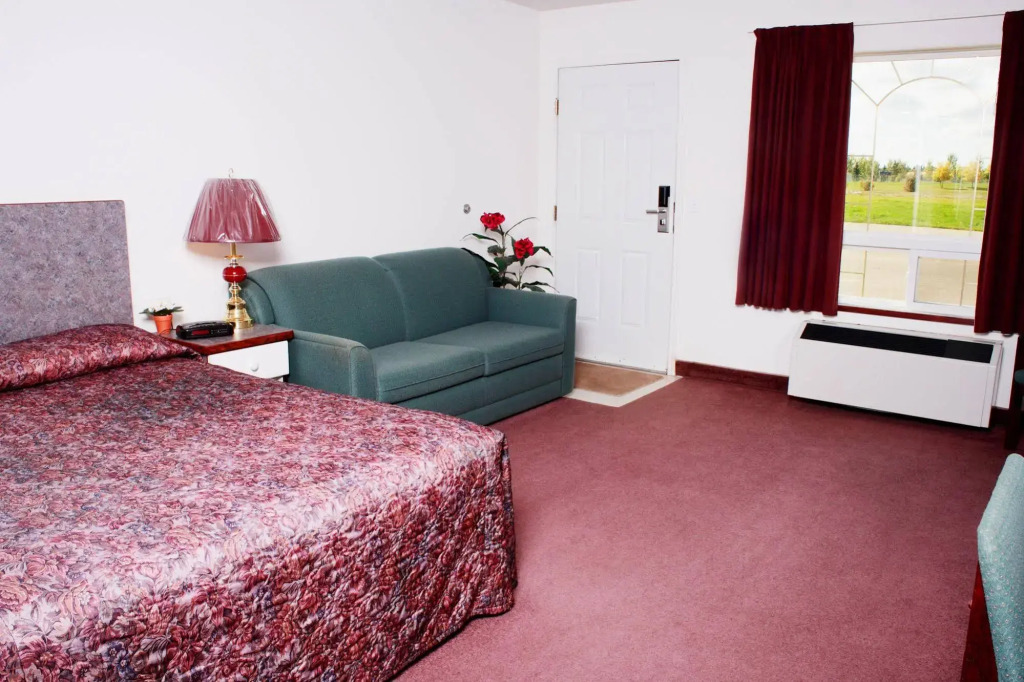 Country Club Inn