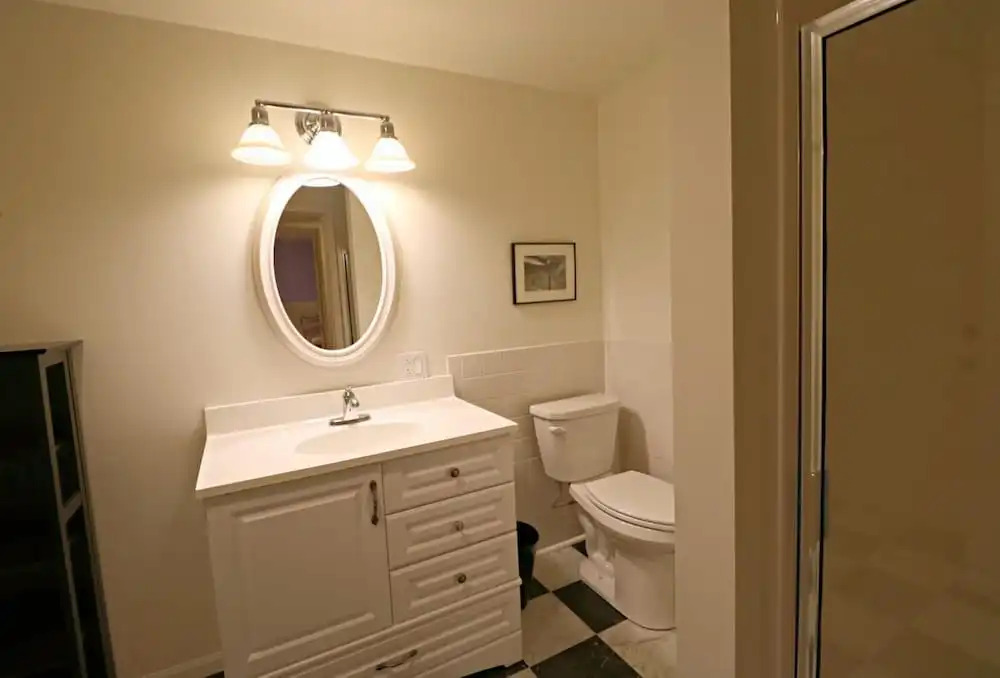 12 Morris 4 2 Bedroom Condo by Redawning