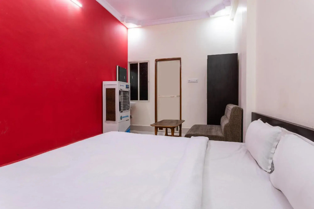 Hotel Leela Palace By OYO Rooms