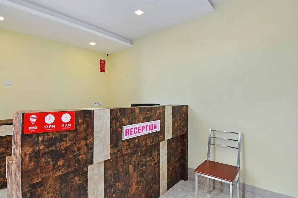 OYO 23365 Hotel Bright Plaza