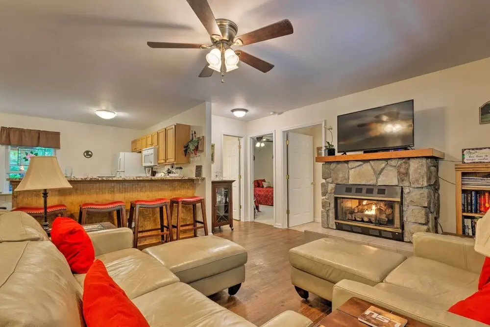 Beech Mountain Home w/ Covered Deck, Near Skiing!