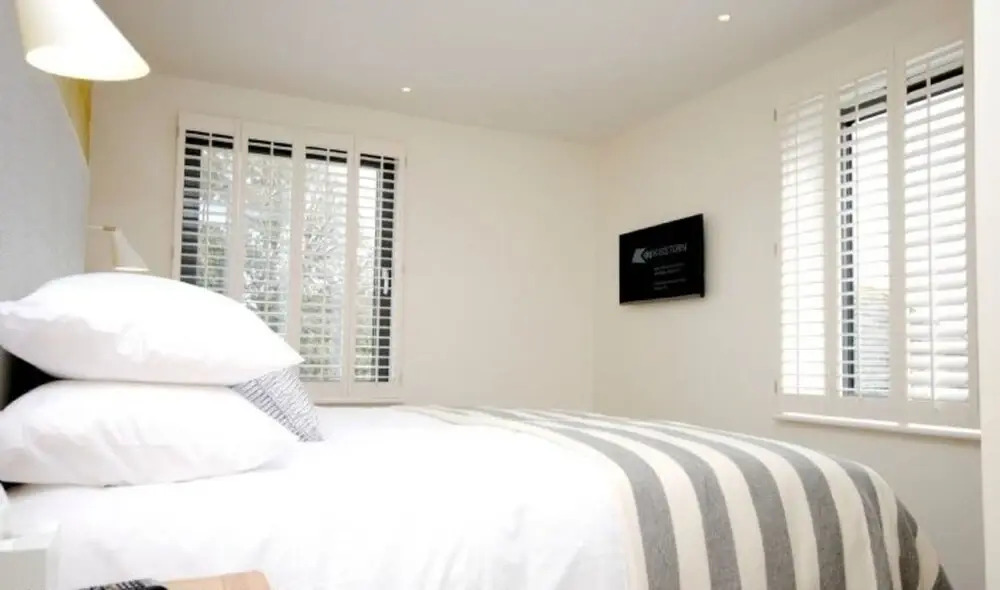 7 The Salterns, Chichester 402445