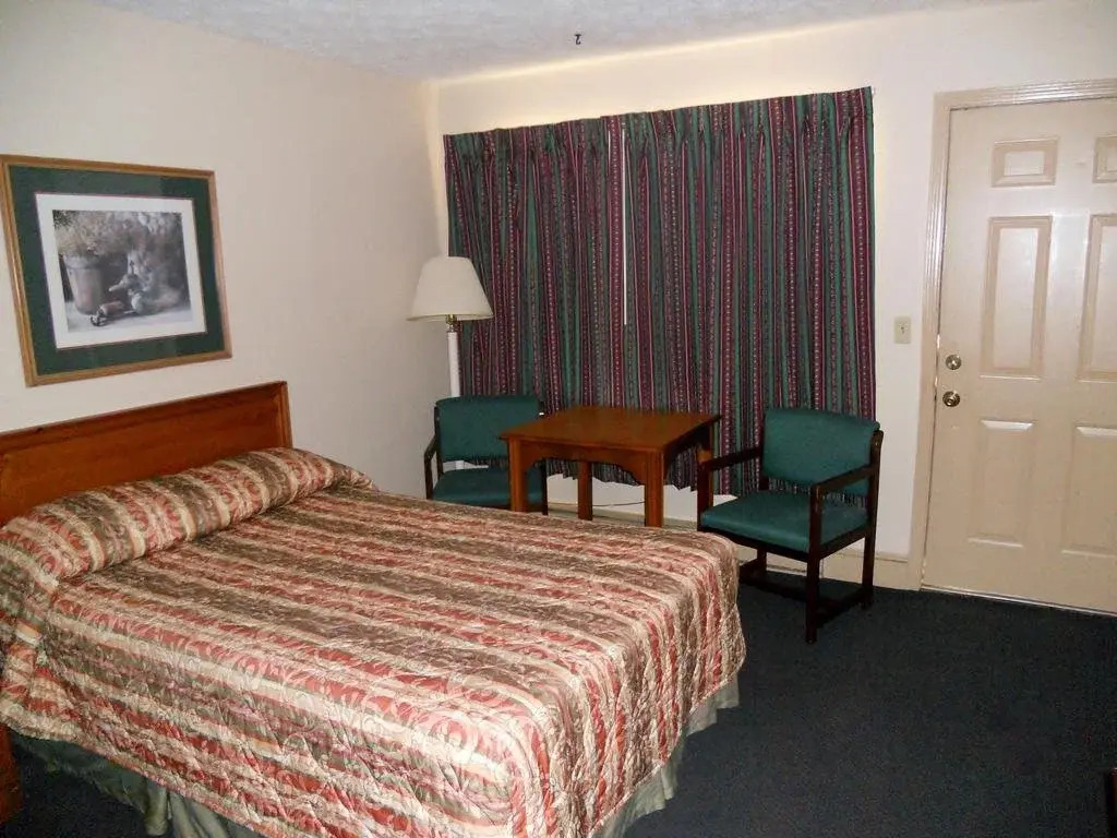 Creek Side Inn