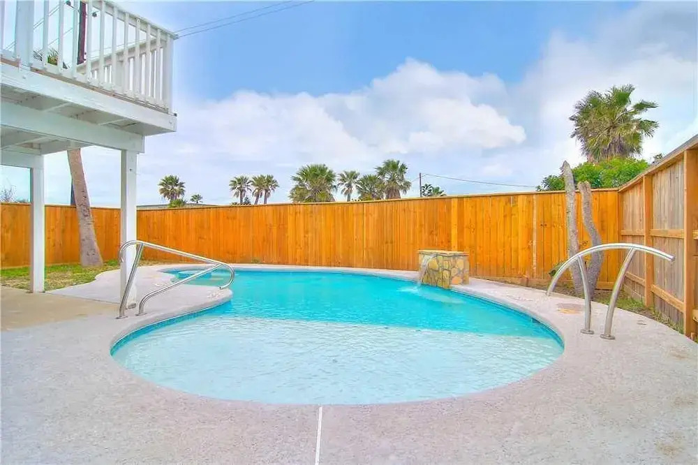 A Big Nauti 5 Bedrooms 2 Bathrooms Home
