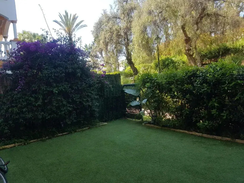 PUERTO BANUS Apartament Apartamento 2 HABITACIONES, 4 PAX, BAJO CON JARDIN URBANIZACION DAMA DE NOCHE