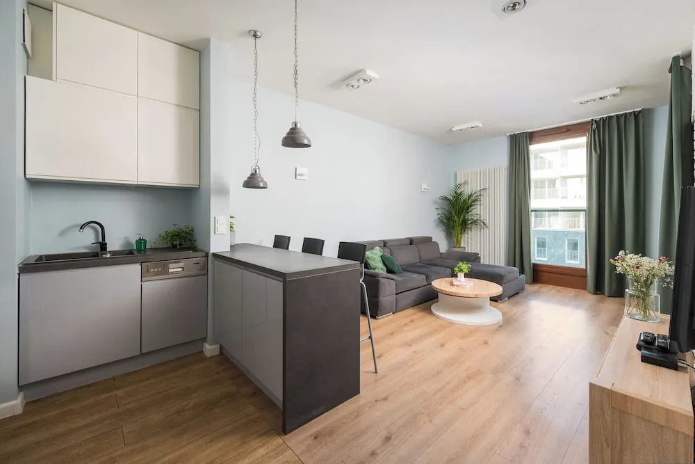 Warsaw Hub ApartHotel