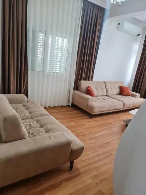Ayorgiev 3 Bedroom Cosy House