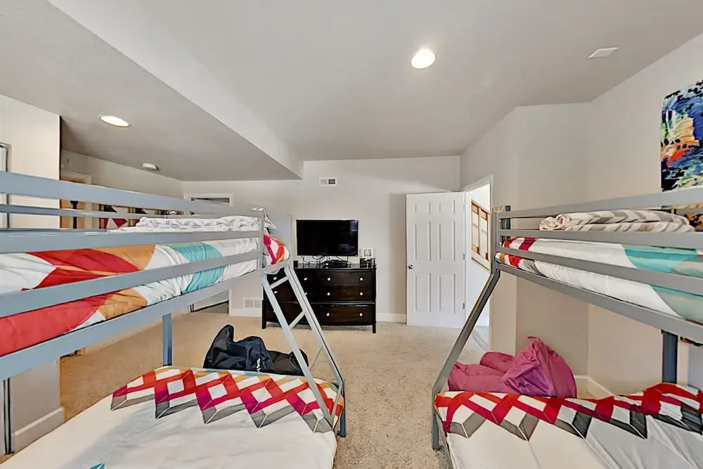 Granby Ranch 3br + Loft W/ Hot Tub Walk To Lifts 3 Bedroom Home