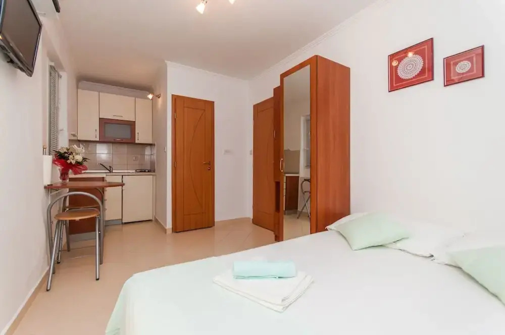 Apartments Ena