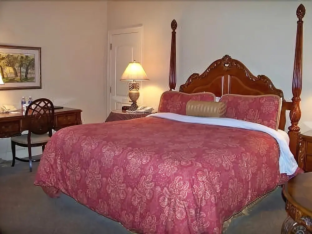 Parc England Boutique Hotel