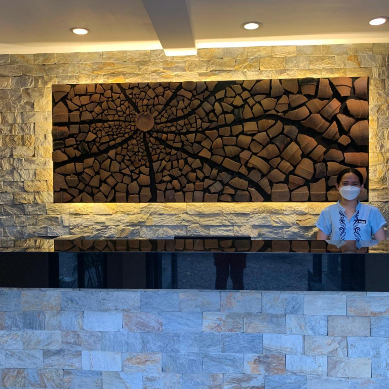 The Henry Resort Taramindu Laiya