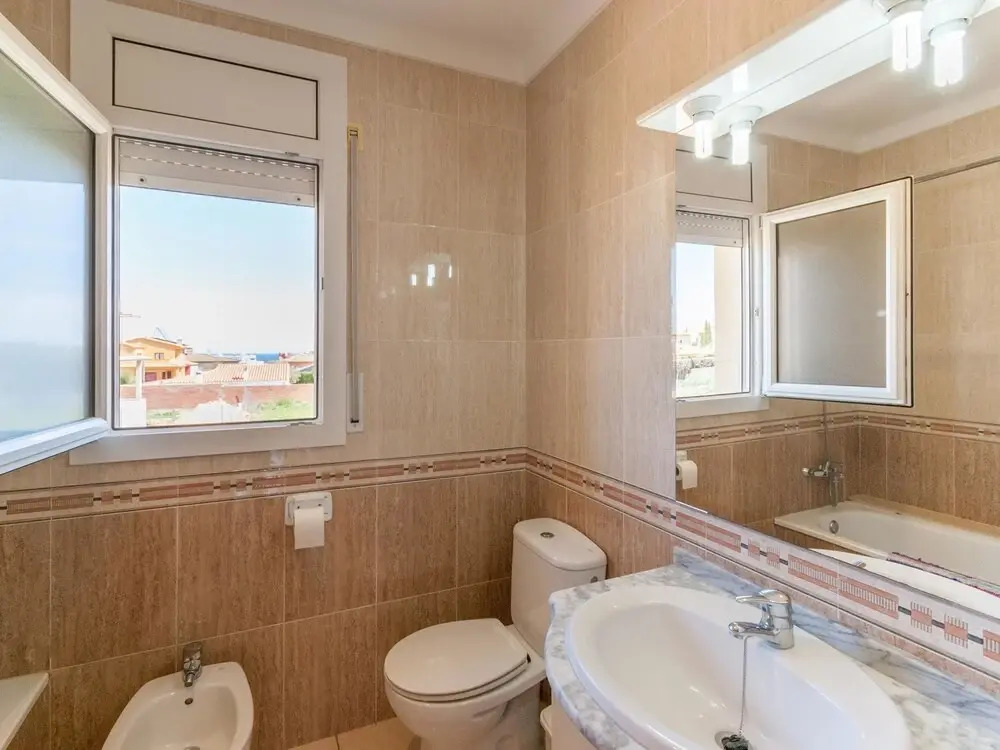Luxurious Holiday Home in L'escala With Swimming Pool