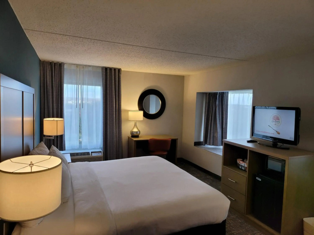 Comfort Inn & Suites Alexandria West