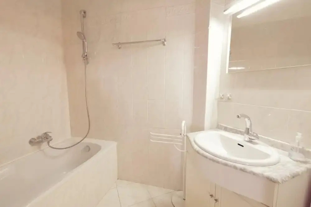 VANEAU Incroyable appartement avec jardin et vue mer