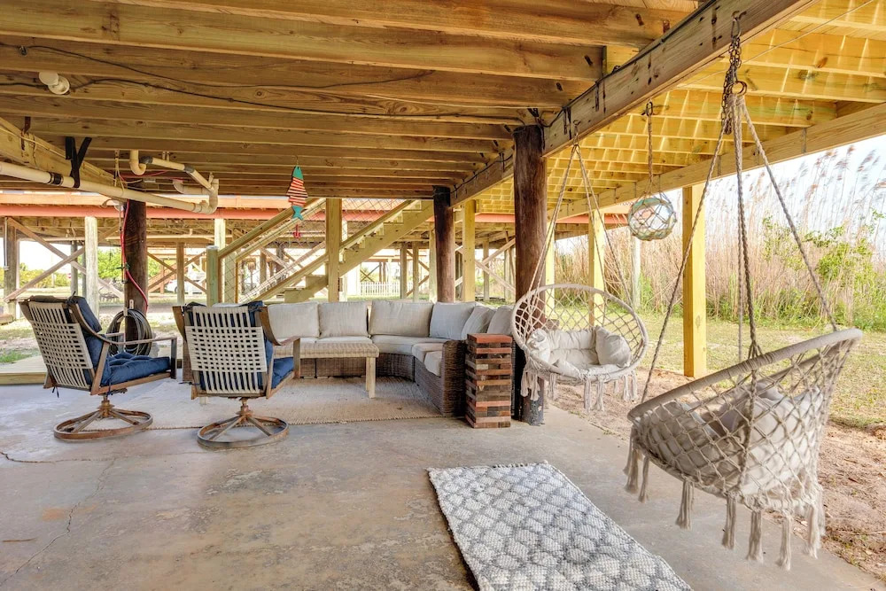 Walk to Waves! Dauphin Island Beach House w/ Deck