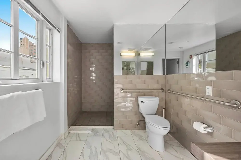 Luxuri Suites