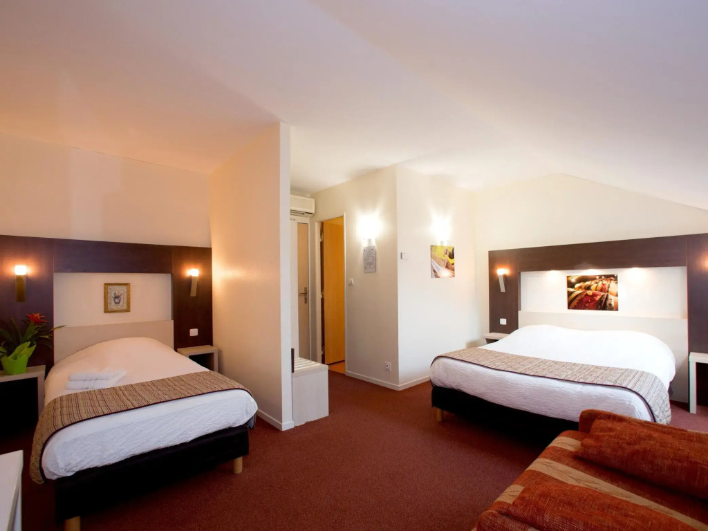 Logis JumHotel