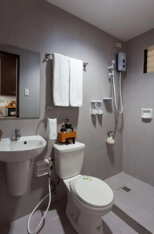 Buenbyahe Rooms  F Residences near Edsa