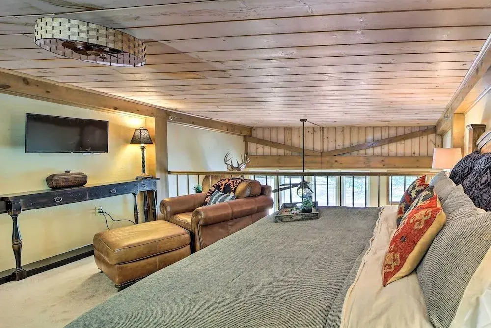 Balcony w/ Hot Tub: Monkey Island Vacation Rental!