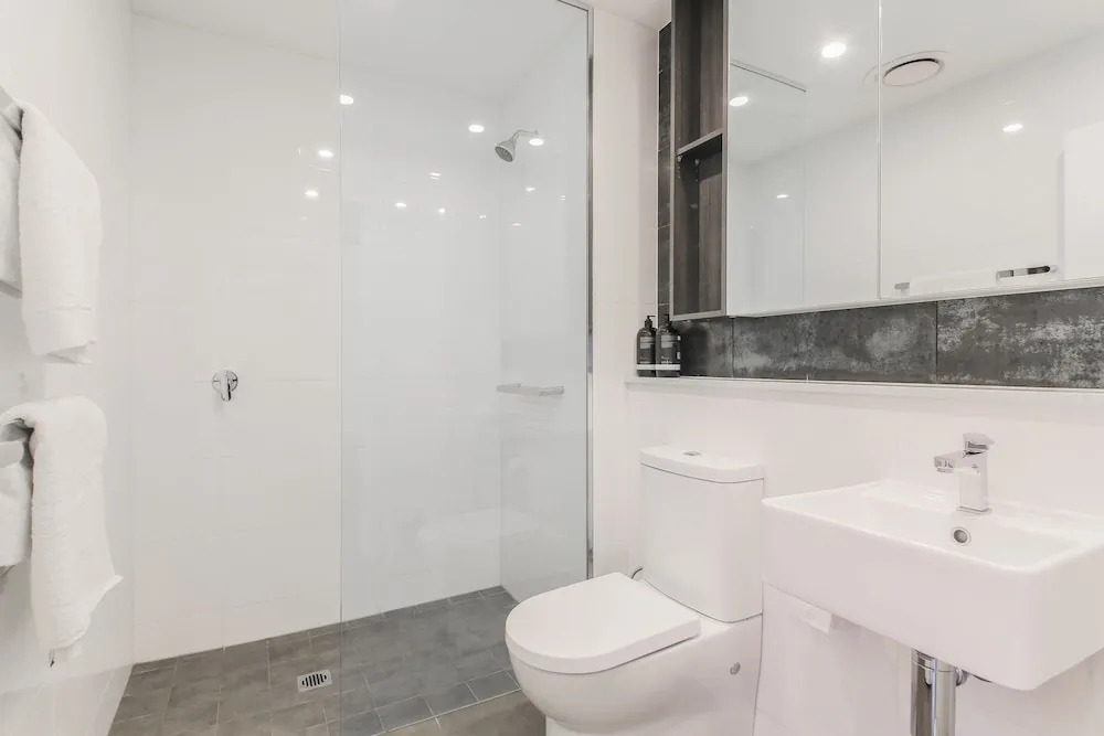 2 Bedroom Modern Apartment in Chatswood