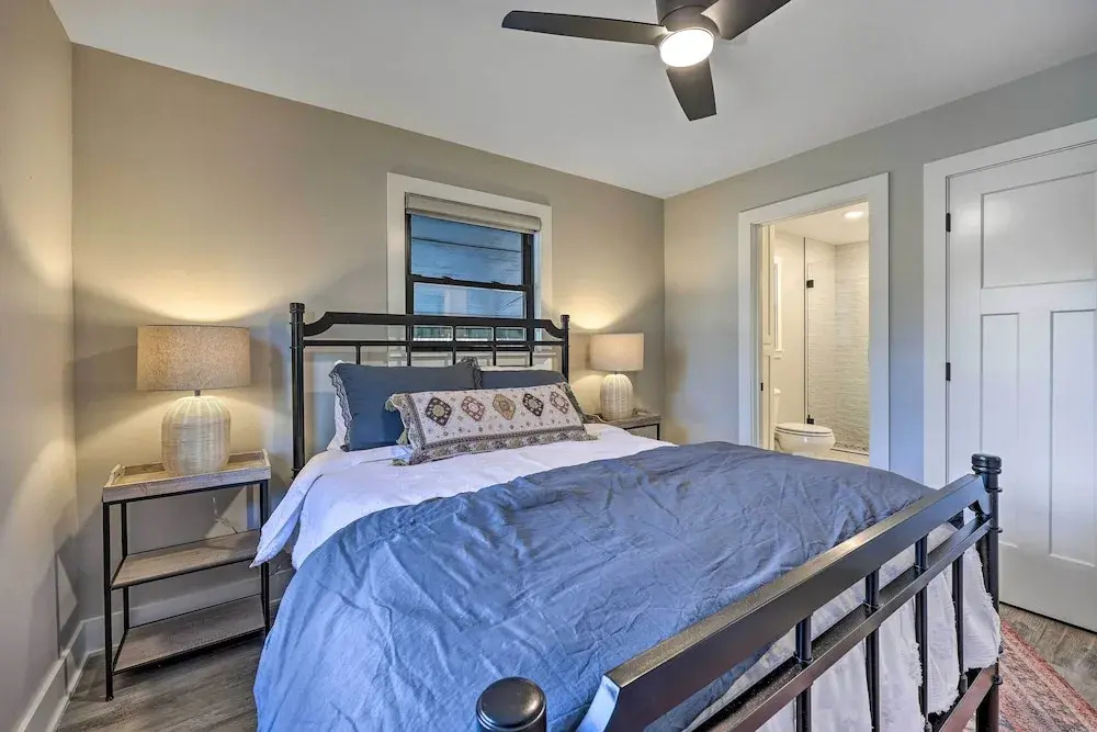 Hike, Bike & Unwind: Bella Vista Family Home!