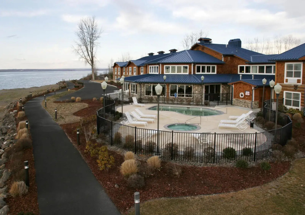 River Lodge and Cabins
